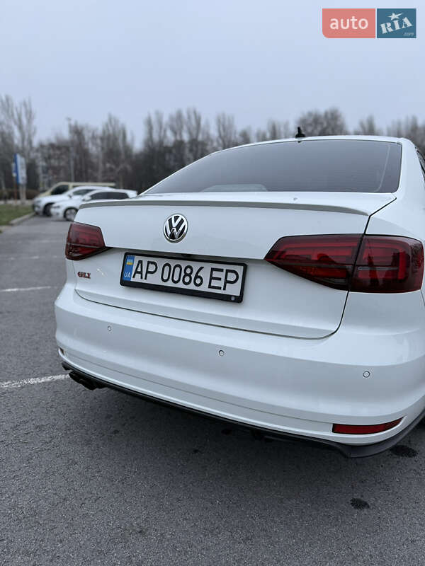 Седан Volkswagen Jetta 2016 в Запорожье