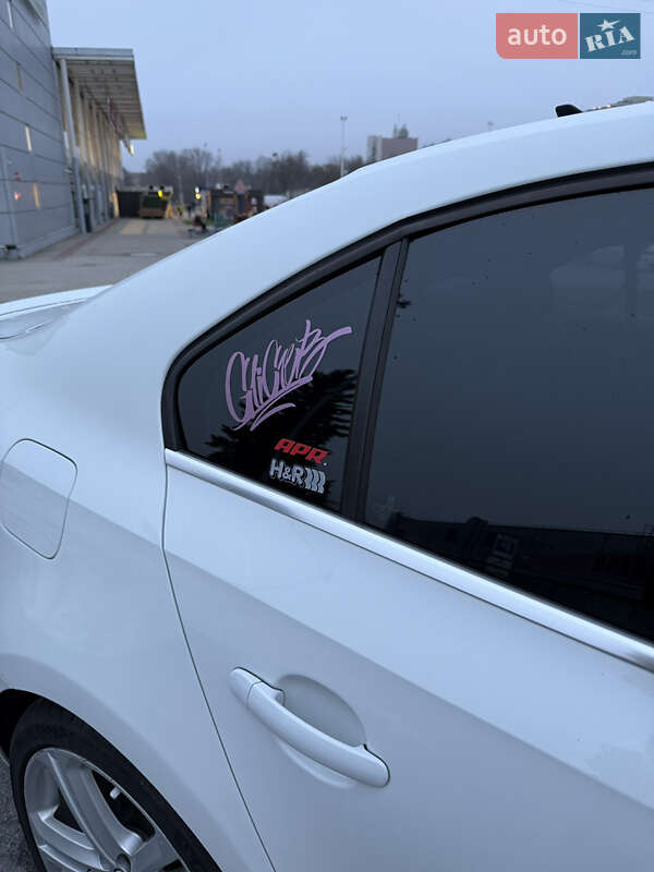 Седан Volkswagen Jetta 2016 в Запорожье