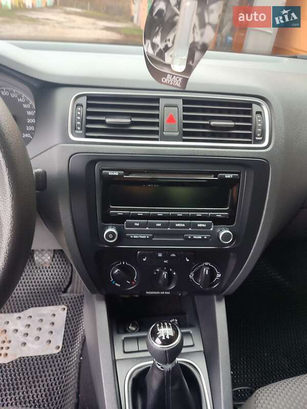 Седан Volkswagen Jetta 2012 в Лубнах