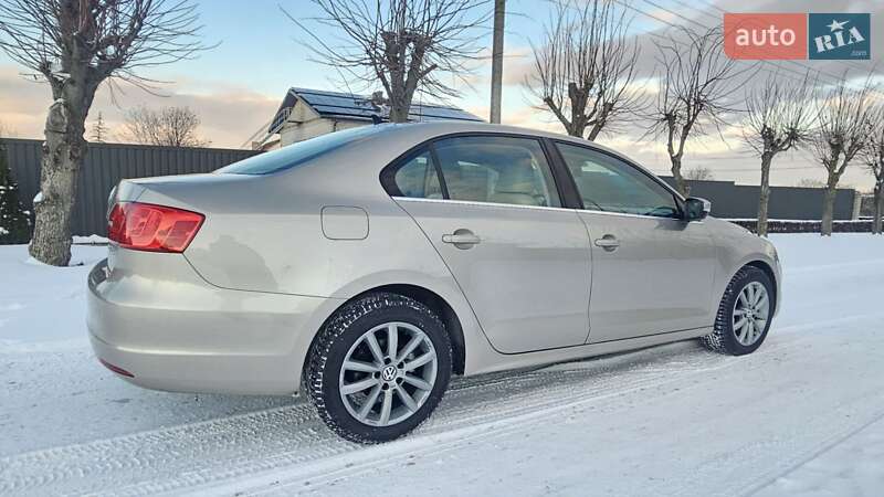 Седан Volkswagen Jetta 2013 в Каменском фото 9 Седан Volkswagen Jetta 2013 в Каменском