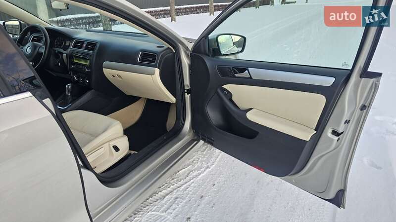 Седан Volkswagen Jetta 2013 в Каменском фото 18 Седан Volkswagen Jetta 2013 в Каменском