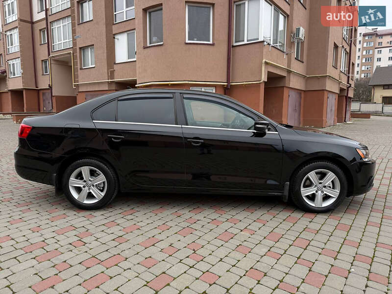 Седан Volkswagen Jetta 2011 в Ивано-Франковске