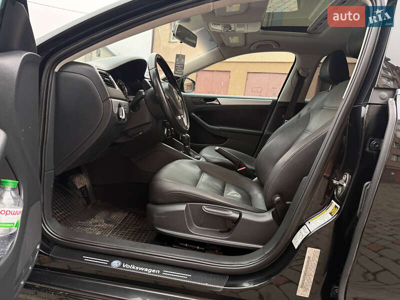 Седан Volkswagen Jetta 2011 в Ивано-Франковске