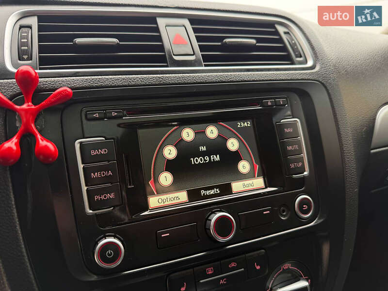 Седан Volkswagen Jetta 2011 в Ивано-Франковске