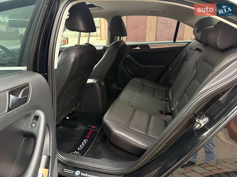 Седан Volkswagen Jetta 2011 в Ивано-Франковске