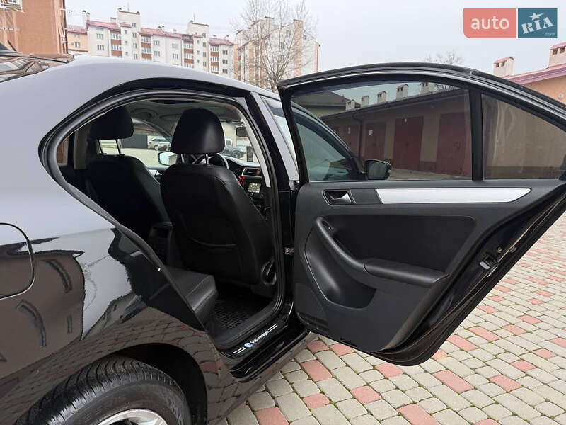 Седан Volkswagen Jetta 2011 в Ивано-Франковске