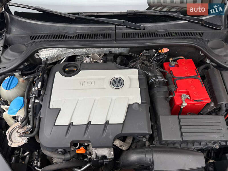 Седан Volkswagen Jetta 2011 в Ивано-Франковске