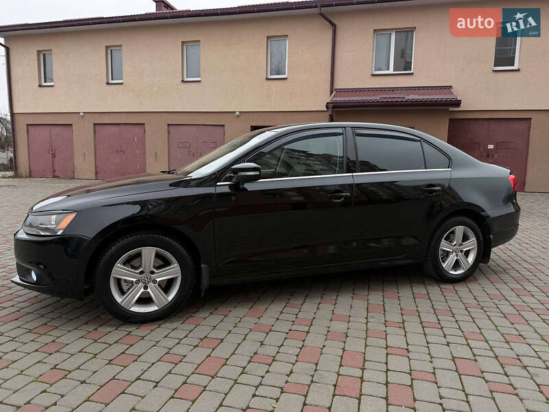 Седан Volkswagen Jetta 2011 в Ивано-Франковске