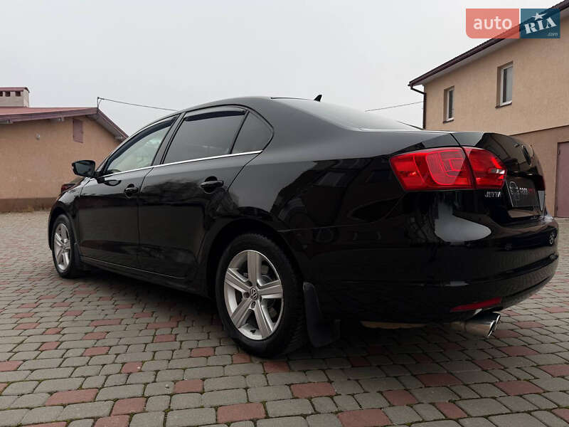 Седан Volkswagen Jetta 2011 в Ивано-Франковске