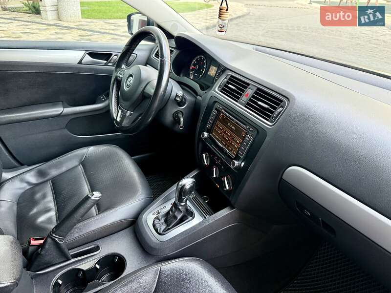 Седан Volkswagen Jetta 2013 в Одессе