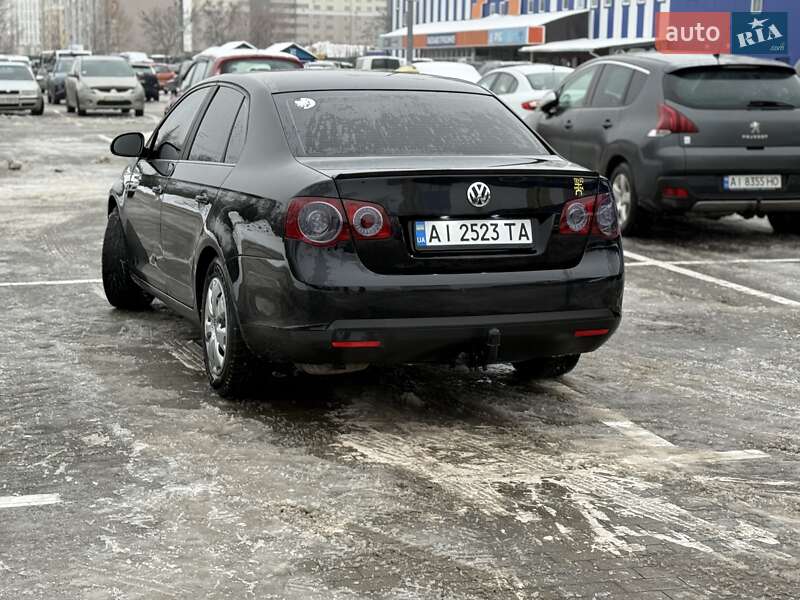 Седан Volkswagen Jetta 2006 в Ахтырке
