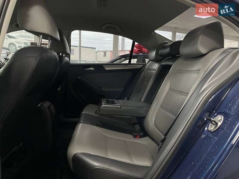Седан Volkswagen Jetta 2013 в Киеве фото 42 Седан Volkswagen Jetta 2013 в Киеве
