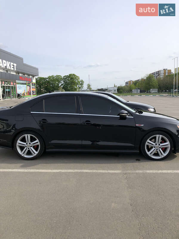Седан Volkswagen Jetta 2015 в Долинской