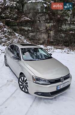 Седан Volkswagen Jetta 2013 в Львові