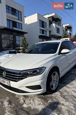 Седан Volkswagen Jetta 2019 в Ужгороді