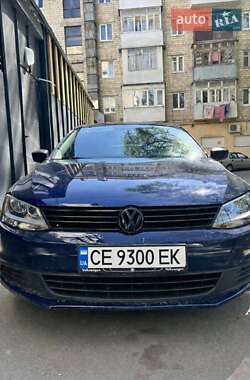 Седан Volkswagen Jetta 2014 в Чернівцях