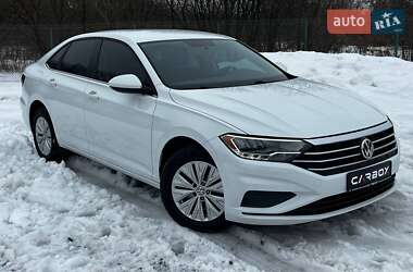 Седан Volkswagen Jetta 2019 в Львове