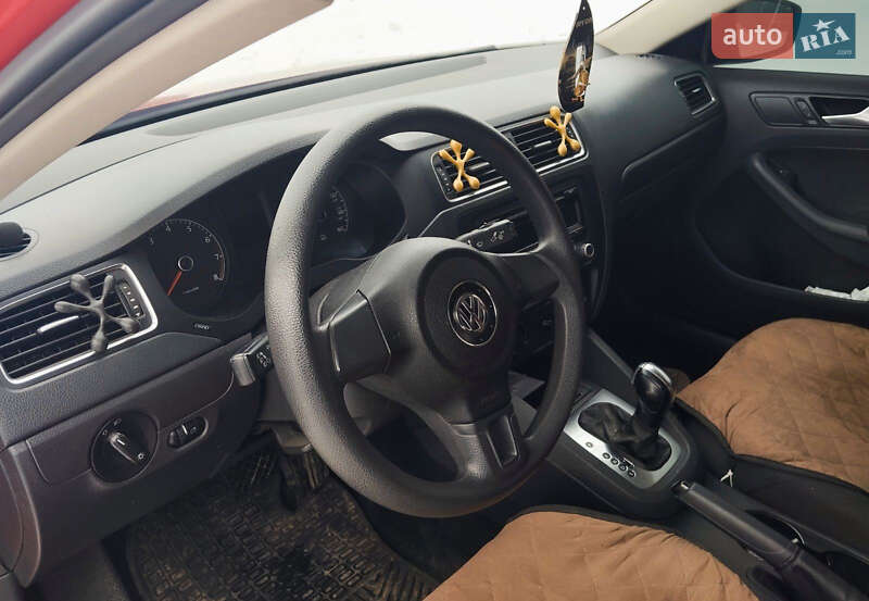Седан Volkswagen Jetta 2013 в Монастырище