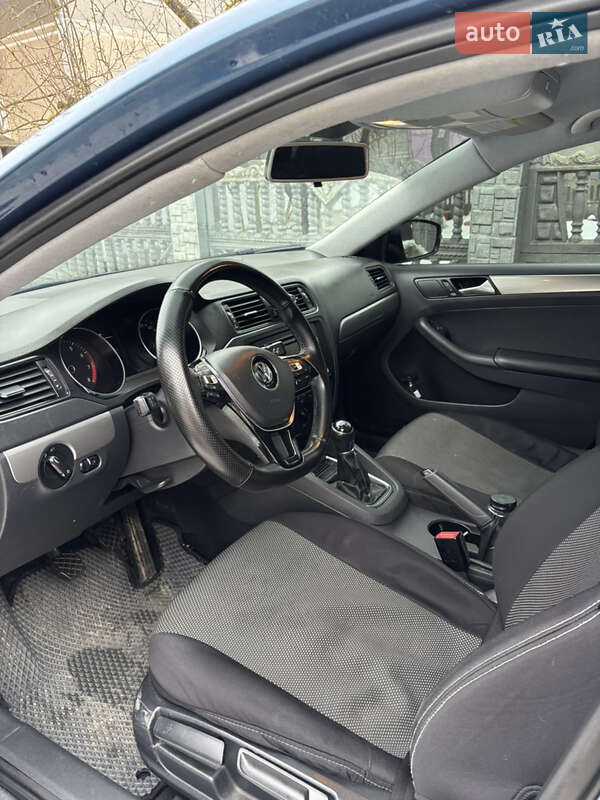 Седан Volkswagen Jetta 2014 в Черновцах