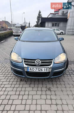 Седан Volkswagen Jetta 2008 в Хусті