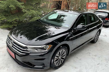 Седан Volkswagen Jetta 2019 в Львове