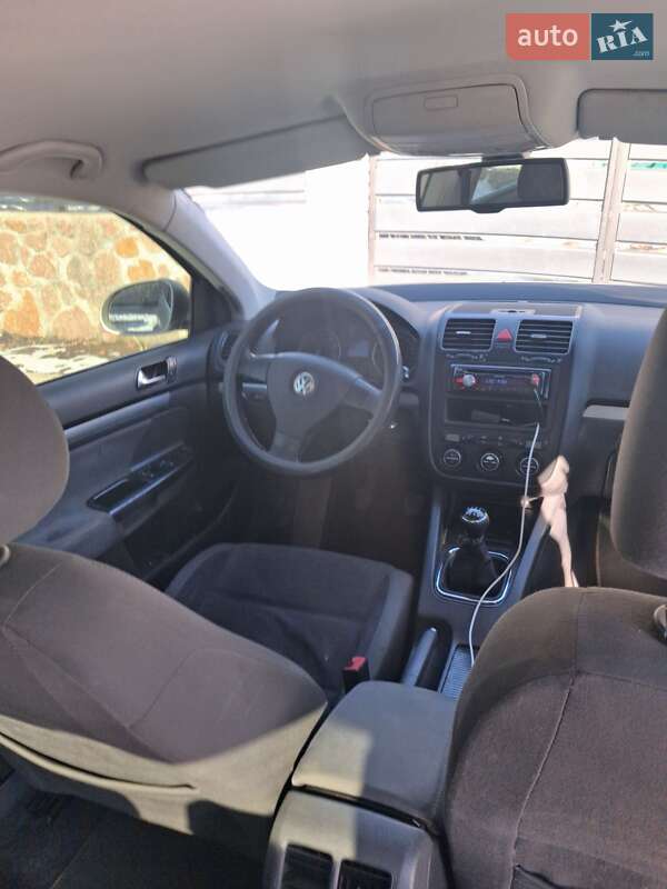 Седан Volkswagen Jetta 2006 в Новом Буге