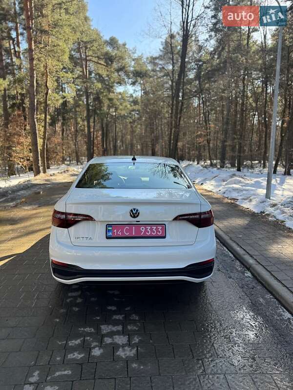 Седан Volkswagen Jetta 2023 в Львове