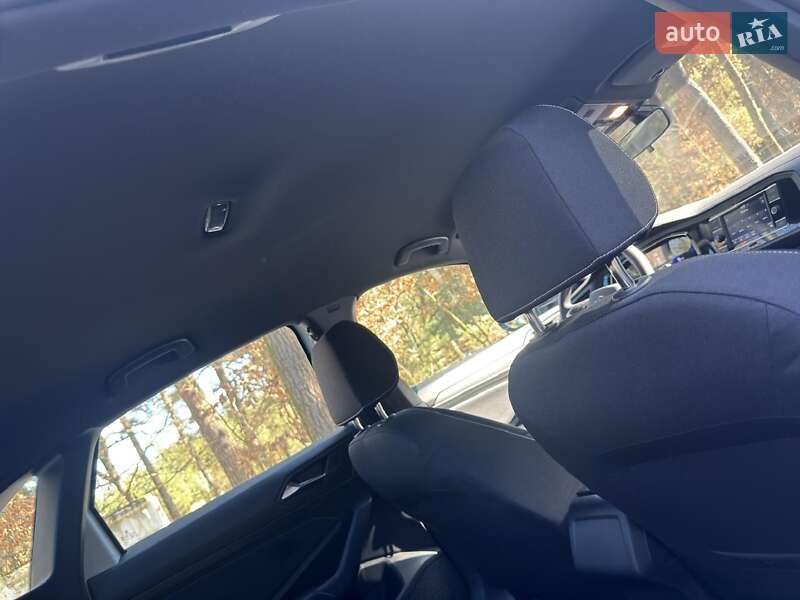 Седан Volkswagen Jetta 2023 в Львове