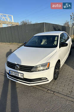 Седан Volkswagen Jetta 2015 в Мукачевому