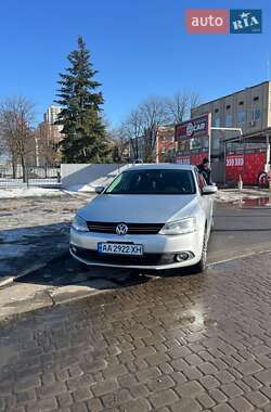 Седан Volkswagen Jetta 2012 в Києві
