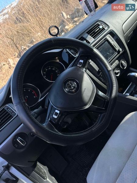 Седан Volkswagen Jetta 2015 в Рахове