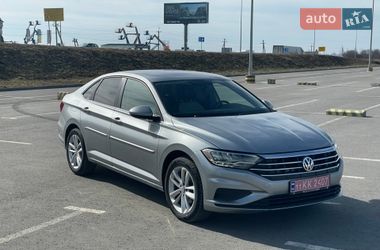 Седан Volkswagen Jetta 2019 в Львове