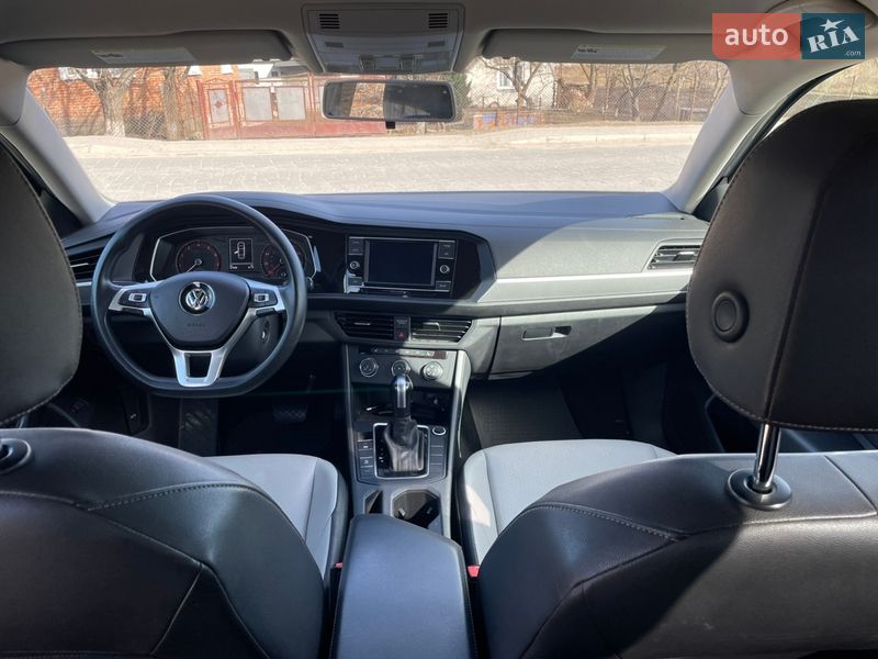 Седан Volkswagen Jetta 2019 в Львове
