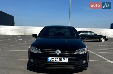 Седан Volkswagen Jetta 2015 в Львові