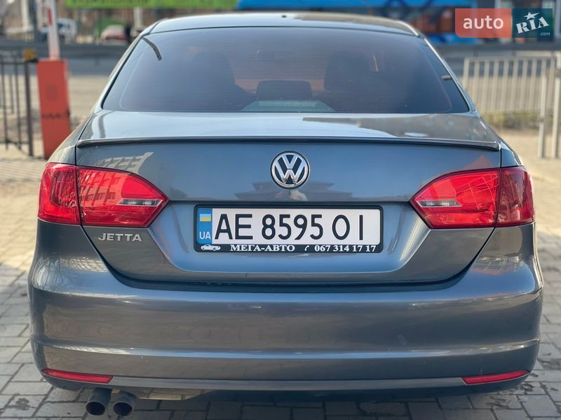 Седан Volkswagen Jetta 2014 в Днепре