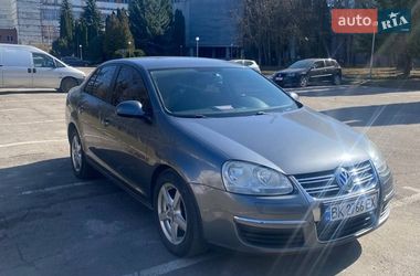 Седан Volkswagen Jetta 2008 в Рівному