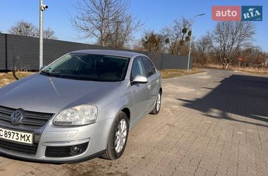 Седан Volkswagen Jetta 2009 в Стрые
