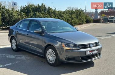Седан Volkswagen Jetta 2014 в Києві