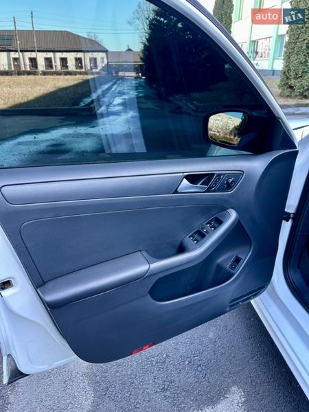 Седан Volkswagen Jetta 2015 в Тульчине