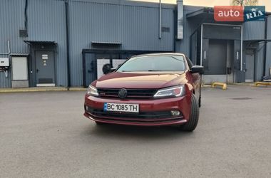 Седан Volkswagen Jetta 2015 в Ужгороді