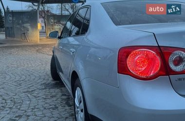 Седан Volkswagen Jetta 2005 в Бучаче