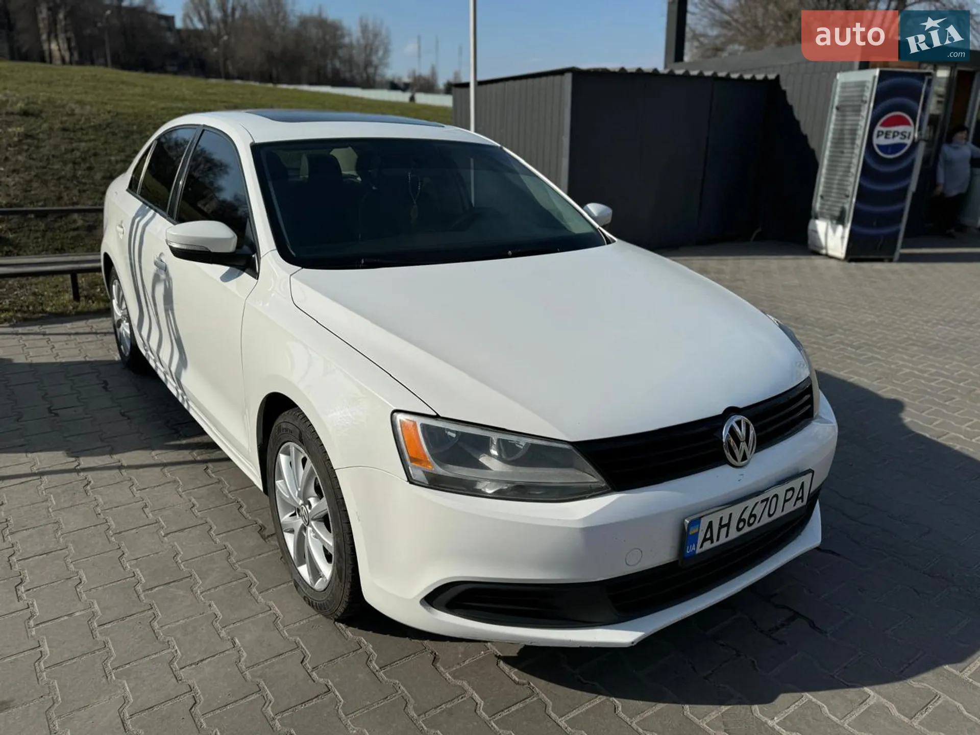 2012 Volkswagen Jetta - мініатюра 2