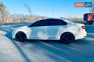 Седан Volkswagen Jetta 2014 в Ромнах