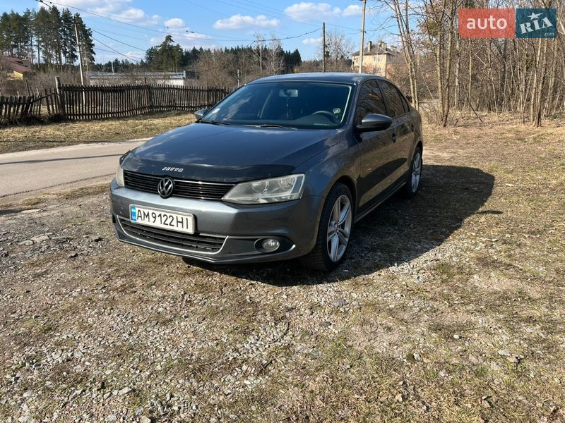 Седан Volkswagen Jetta 2011 в Житомире