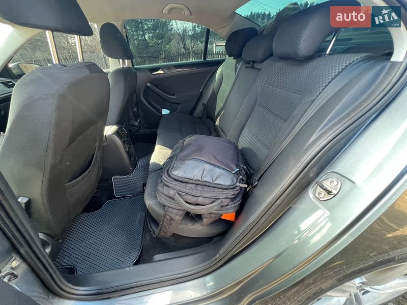 Седан Volkswagen Jetta 2011 в Житомире