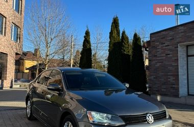Седан Volkswagen Jetta 2012 в Києві