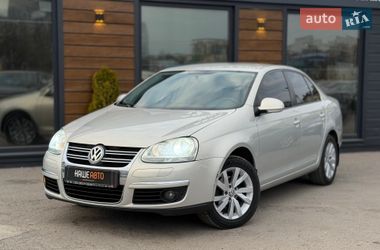 Седан Volkswagen Jetta 2010 в Шептицькому