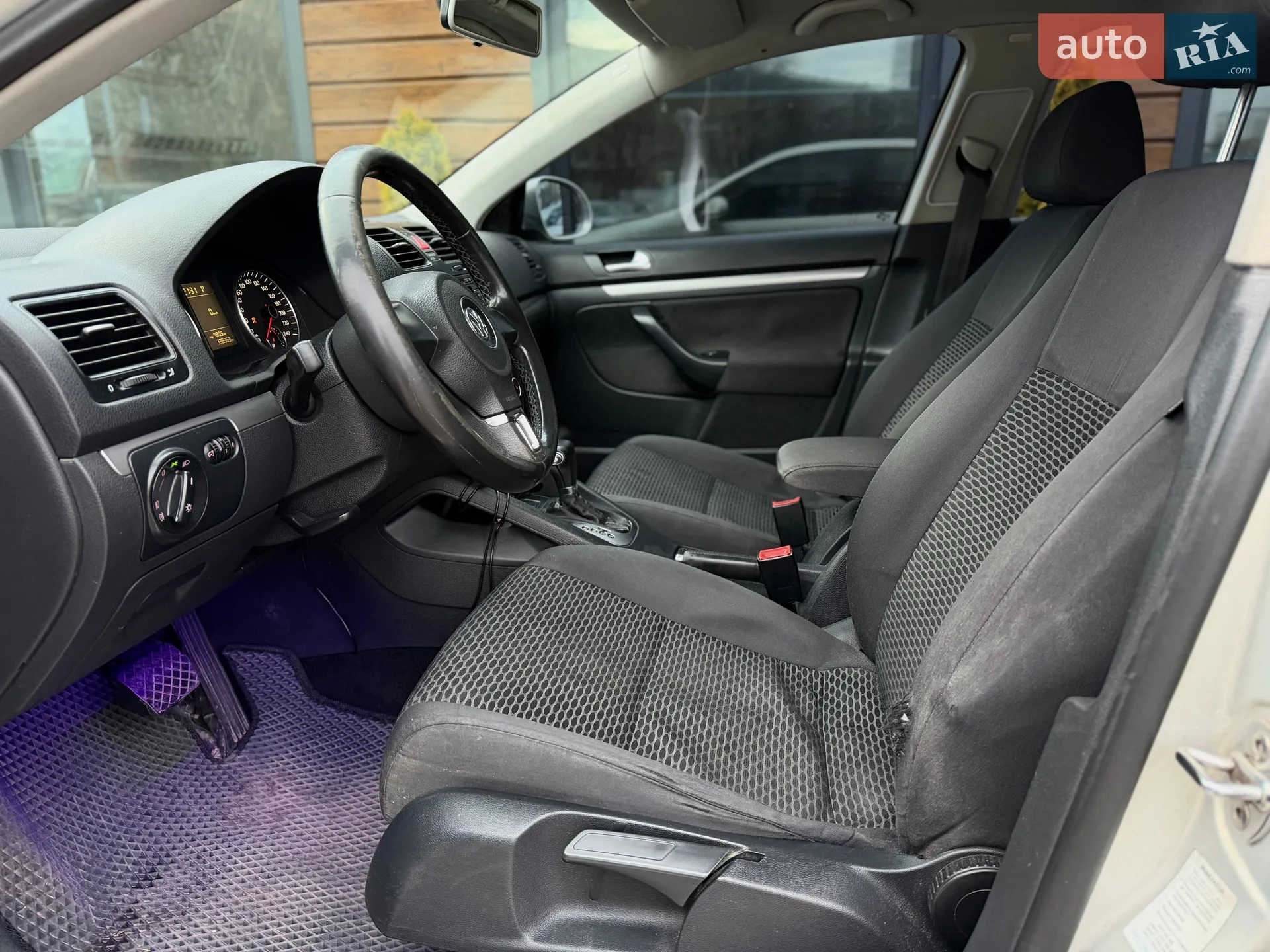 2010 Volkswagen Jetta - мініатюра 23