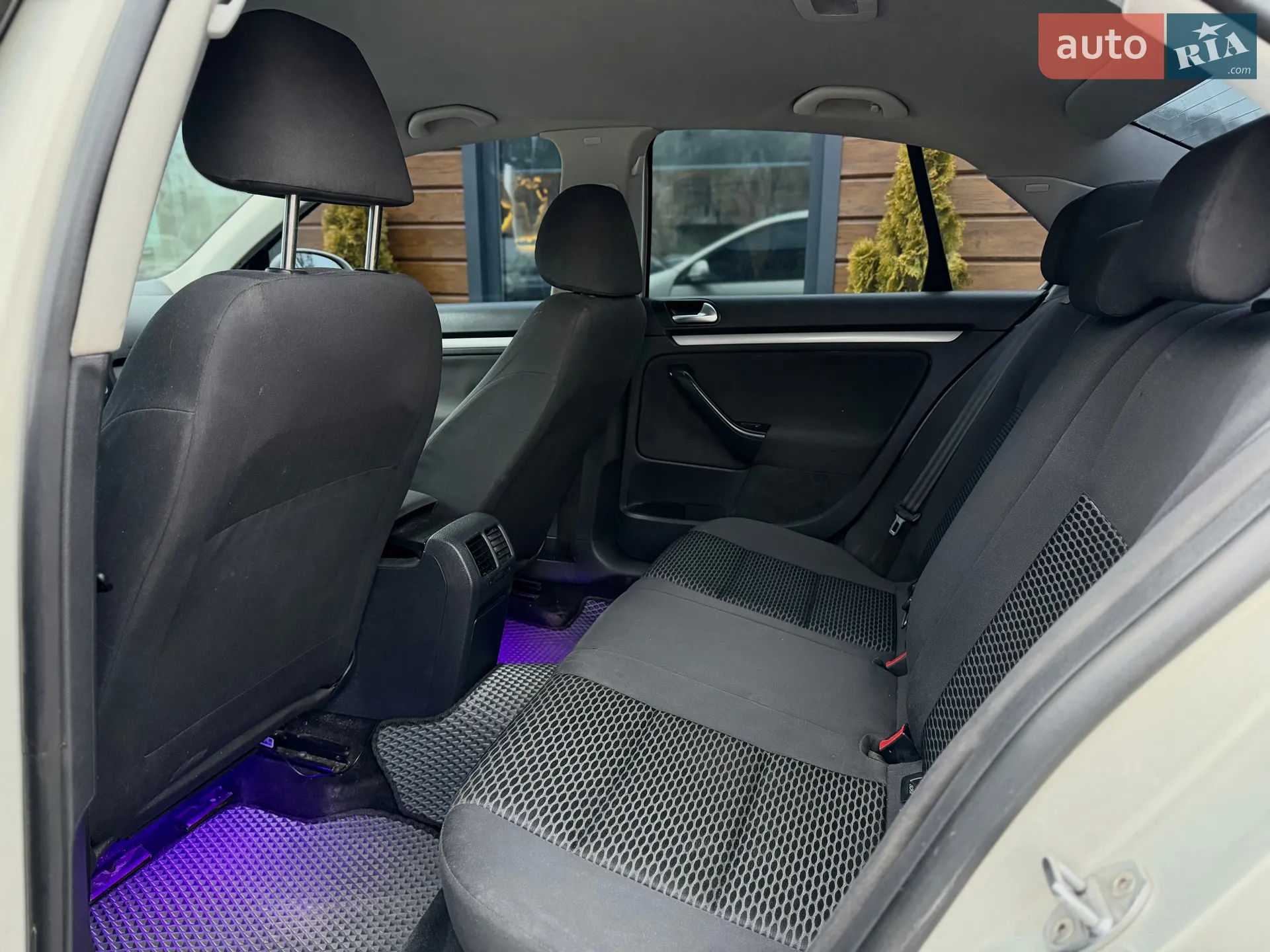 2010 Volkswagen Jetta - мініатюра 37