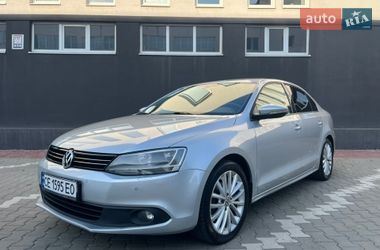 Седан Volkswagen Jetta 2013 в Чернівцях